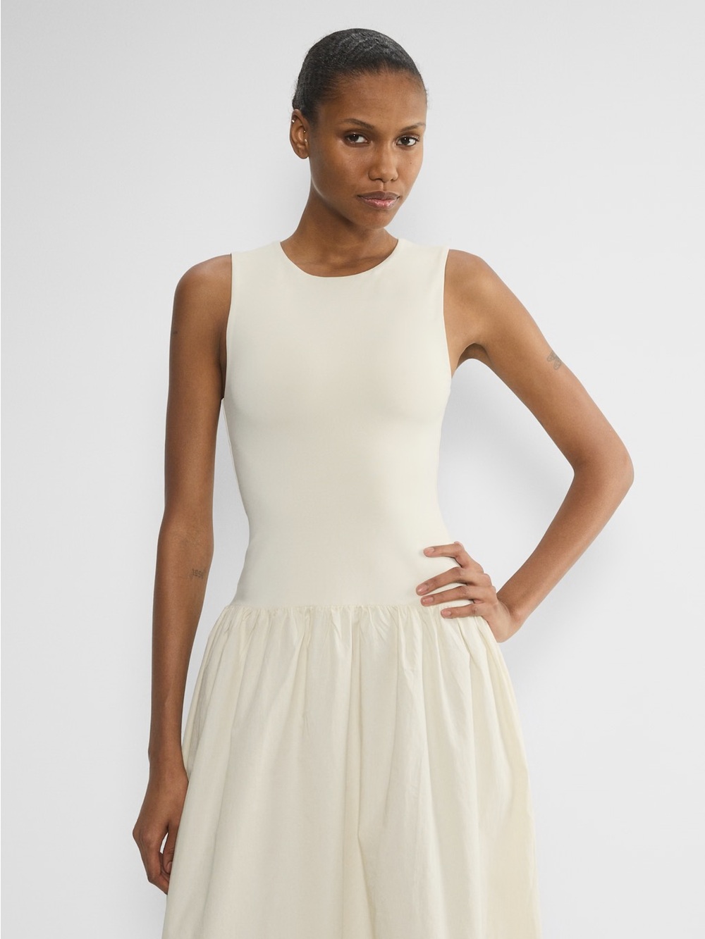 Aritzia Babaton Flattering SCULPT Cream Sleeveless Drop Waist Flare Midi Dress